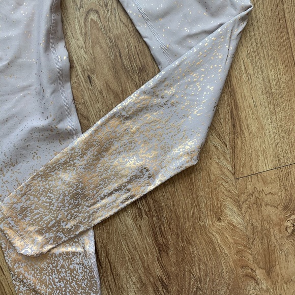 Beyond Yoga High Waisted Alloy Ombré Leggings - Picture 4 of 4